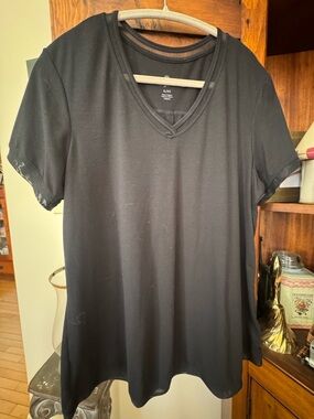 Tangerine Size XL Black Short Sleeve V-neck Teeshirt with sheer accents. NWOT.
